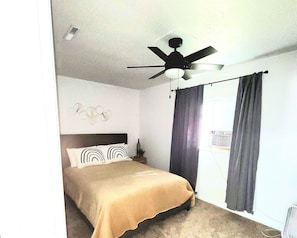 1 habitación, escritorio, tabla de planchar con plancha y wifi gratis