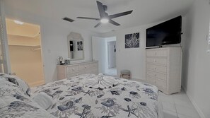 4 bedrooms, iron/ironing board, free WiFi, bed sheets - Paradise House a Waterfront Oasis : Your Perfect Getaway on the Atlantic! (Marathon)