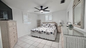 4 bedrooms, iron/ironing board, free WiFi, bed sheets