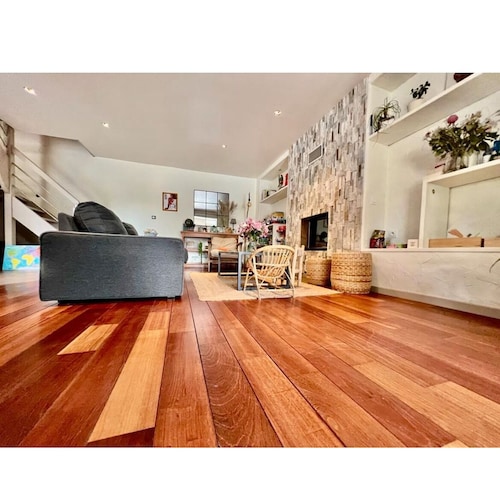 Spacious house with swimming pool and boules pitch