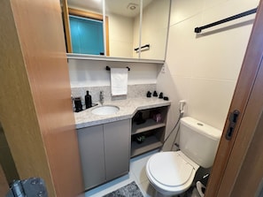 Apartamento básico | Banheiro