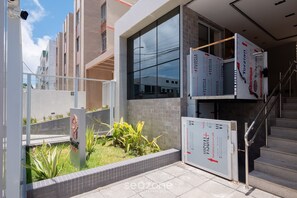 Property grounds - Your Complete Stay in Salvador, Steps From the sea - Saas (Salvador)