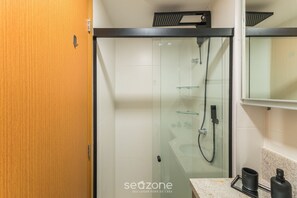 Basic Apartment | Bathroom