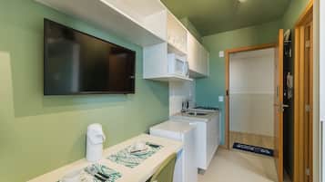 Basic Apartment | Private kitchen