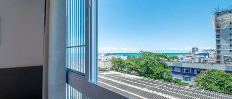 شقة بتجهيزات أساسية | المنشأة من الداخل