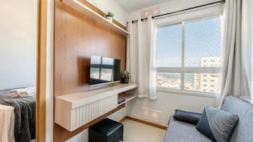 Basic Apartment | Living area