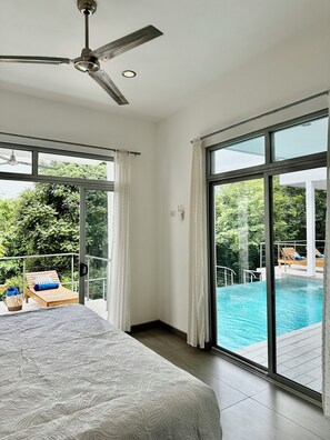 6 bedrooms, free WiFi, bed sheets, wheelchair access
