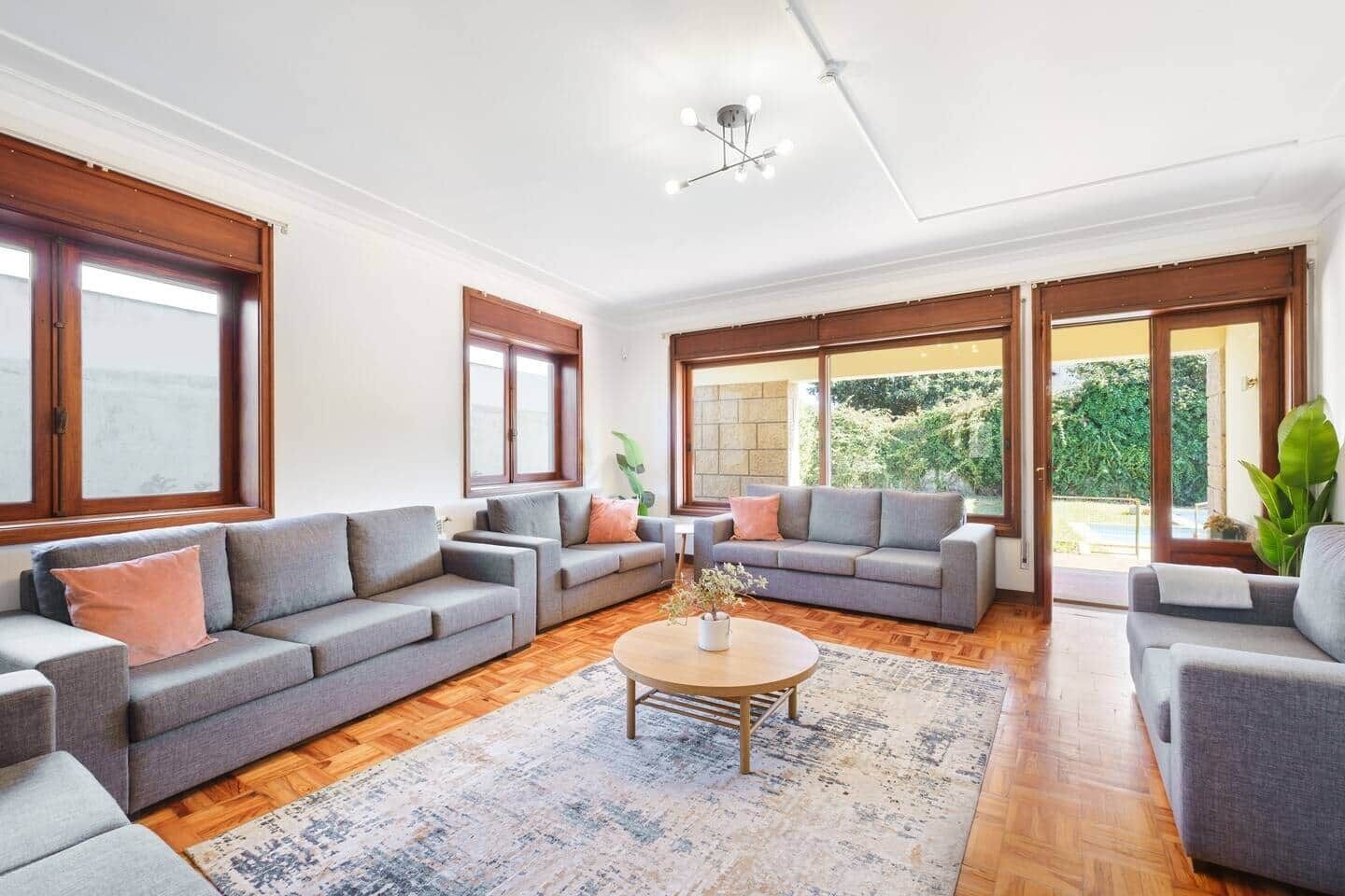 Smart TV, table tennis