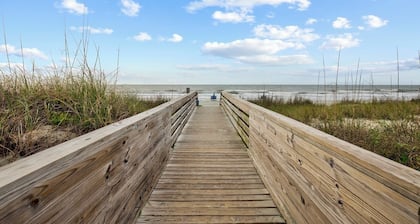 SNOWBIRDS WELCOME! AFFORDIBLE! 1-bdrm efficiency unit in Oceanside Village