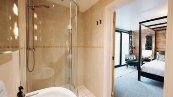 Deluxe Double Room, mesra pergerakan, Non Smoking | Bilik Mandi | Pancuran mandi, pengering rambut, tuala disediakan, syampu