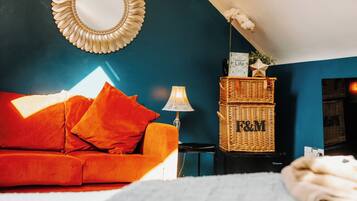 Deluxe Double Room, Non Smoking | Individually decorated, individually furnished, laptop workspace