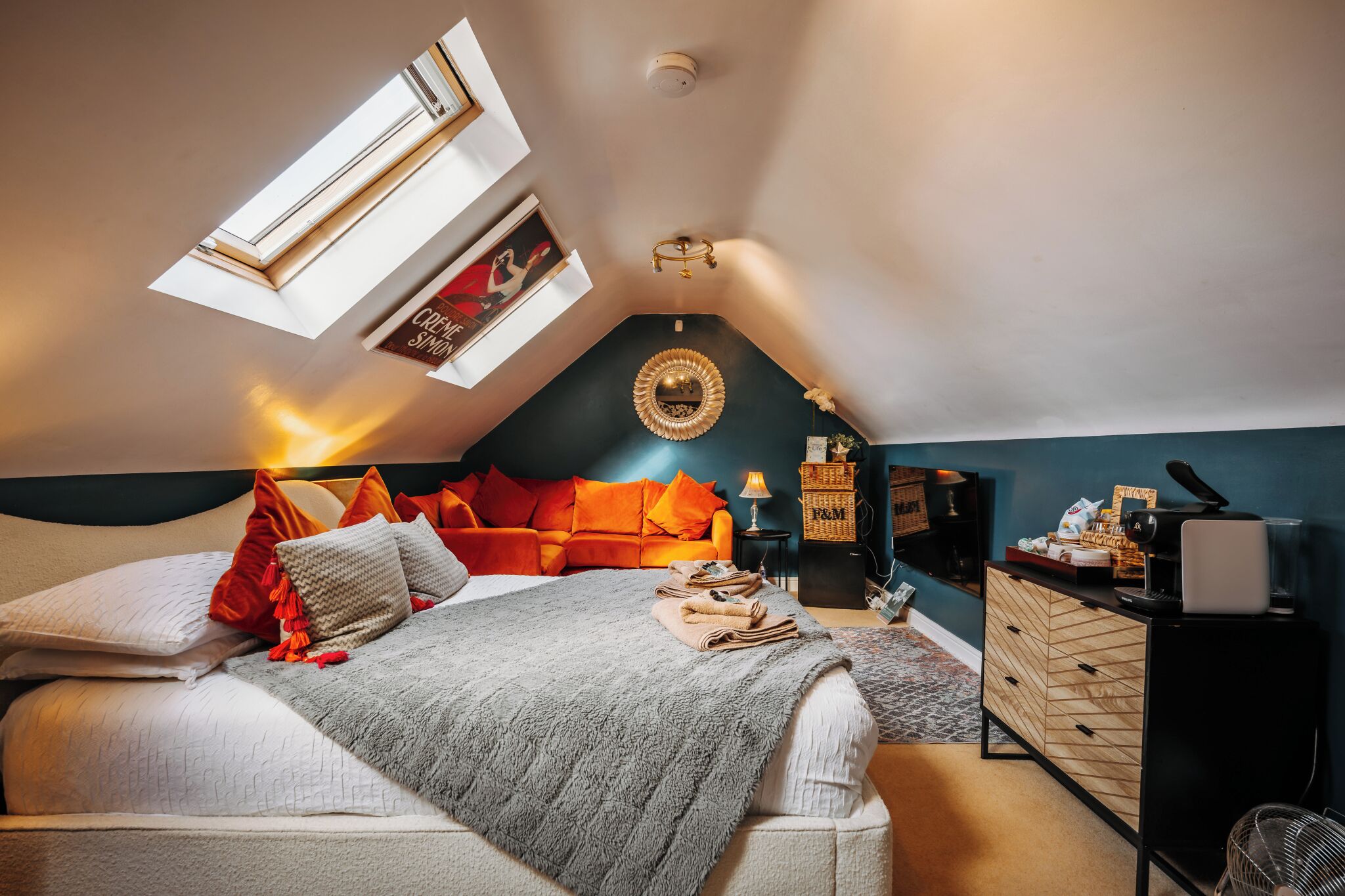 Deluxe Double Room, Non Smoking | Individually decorated, individually furnished, laptop workspace