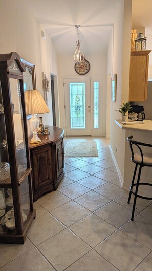 Interior - Lovely 3 Bedroom, with Golf Cart (The Villages)