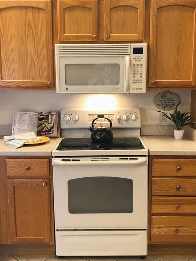 Lovely 3 Bedroom, with Golf Cart