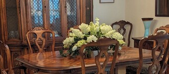 Lovely 3 Bedroom, walkable to Sumter Landing Square