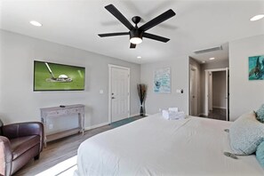 4 bedrooms, iron/ironing board, WiFi, bed sheets