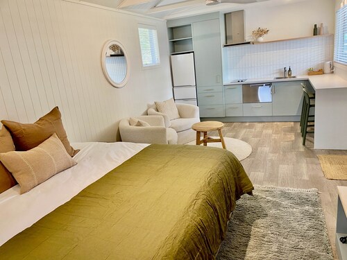 Luxe Studio 3 @ The Quarters