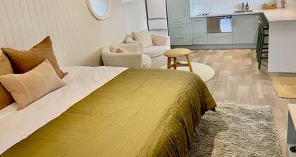 Luxe Studio 3 @ The Quarters