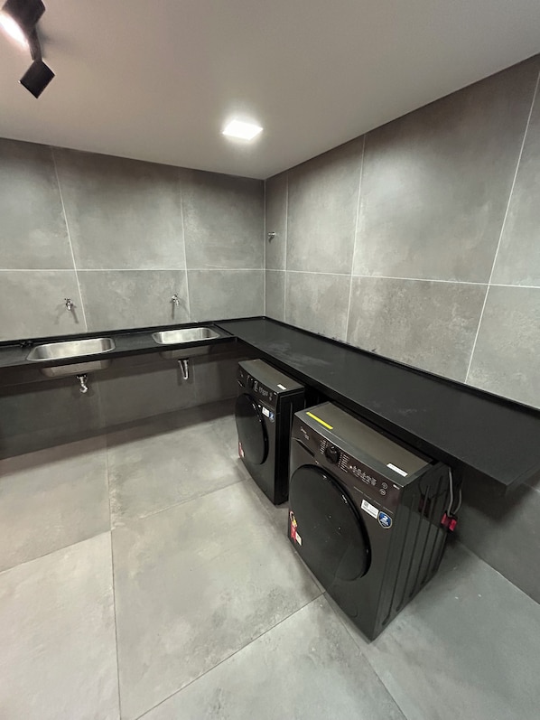 Apartment | Laundry