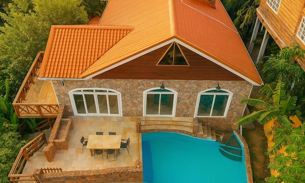 Luxury Triple Room, Private Pool, Mountain View | Terrace/patio