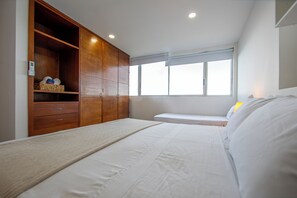 2 chambres, fer et planche à repasser, Wi-Fi, draps fournis