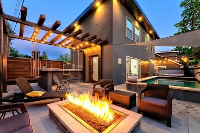 Boise Whitewater Villa  Heated Pool and Spa and only 3 blocks from the pristine Boise Whitewater park and Greenbelt!