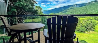 Charming Mountain Retreat in Wildwood, GA