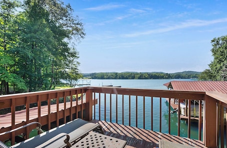 Property grounds. Lakefront Cabin on Watts Bar Lake | Private Dock & Views