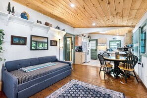 TV, fireplace, video games, DVD player - Lakefront Cabin on Watts Bar Lake | Private Dock & Views (Roane County)