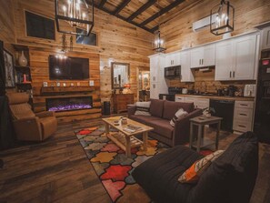 TV, fireplace - 5 All Inclusive Cabins with Scenic Mountain Views (Wildwood)