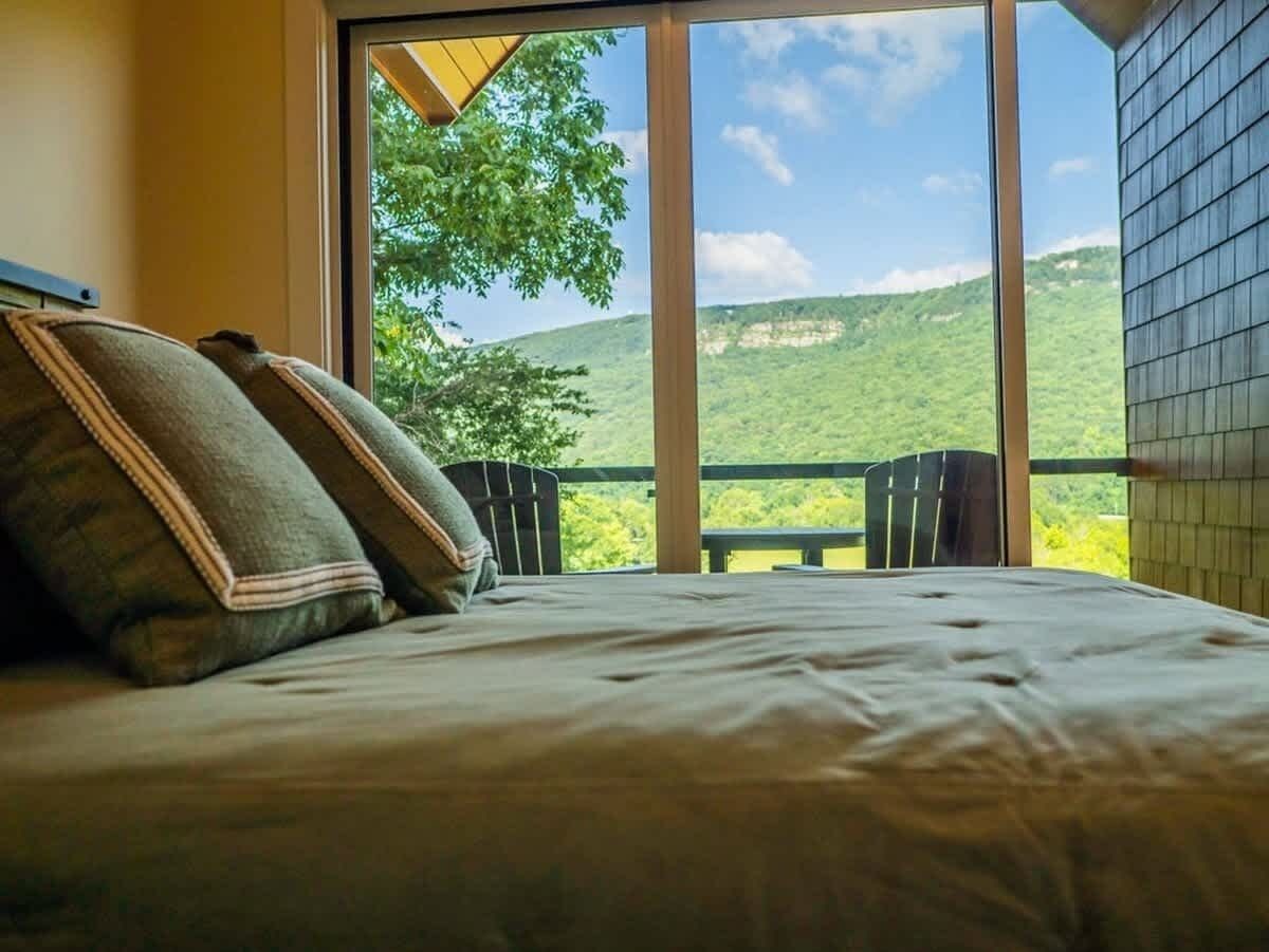 6 habitaciones, tabla de planchar con plancha, wifi y ropa de cama 