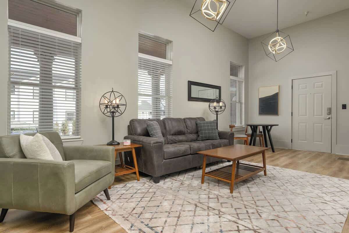 Una televisión, una oficina