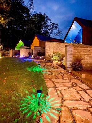 المنطقة المحيطة بالمنشأة