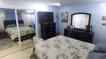 1 bedroom, iron/ironing board, WiFi, bed sheets