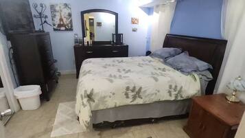 1 bedroom, iron/ironing board, WiFi, bed sheets