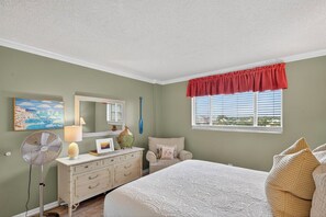 2 bedrooms, iron/ironing board, travel cot, WiFi