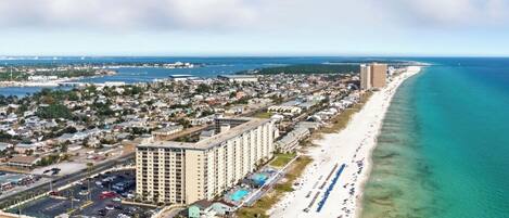 A la platja, gandules de platja i tovalloles de platja