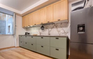 Refrigerador, microondas, horno y lavavajillas 