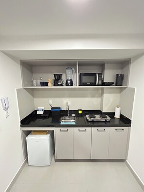 아파트 | 전용 주방 | 미니 냉장고, 전자레인지, 쿡탑, 커피/티 메이커