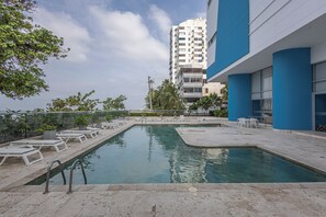 Pool - Laurhomes Laguito 3-Bedroom, 8 Guests, 33rd Floor (Cartagena de Indias)