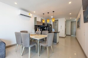 Dining - Laurhomes Laguito 3-Bedroom, 8 Guests, 33rd Floor (Cartagena de Indias)