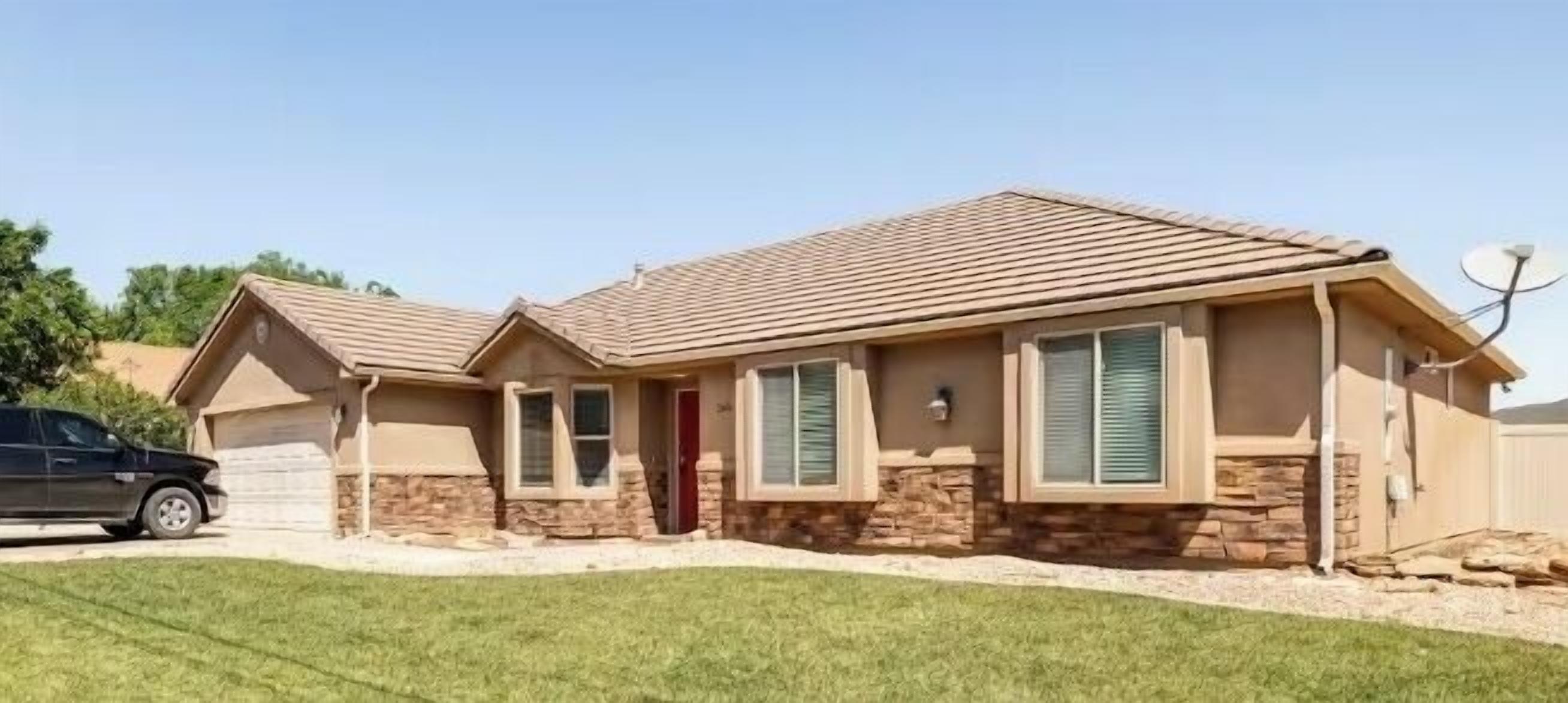 Spacious and comfortable desert home with views