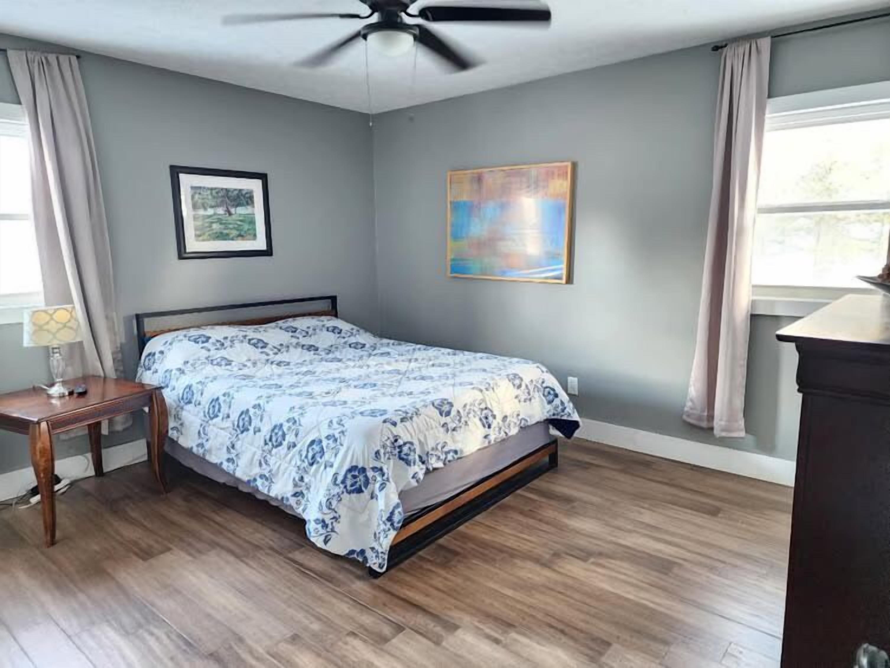 3 bedrooms, desk, iron/ironing board, free WiFi