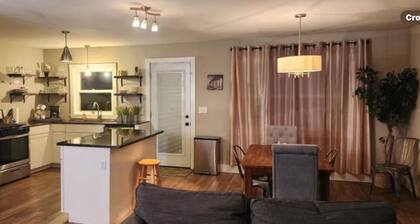 Charming 3-bedroom house close to the lake