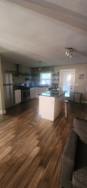 Interior - Charming 3-bedroom house close to the lake (Cortland)