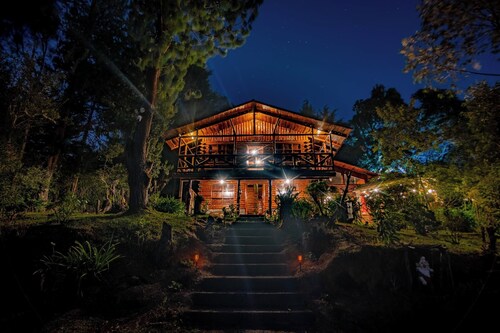 Cozy & Private Cabin, Fully Equipped, Easy Access & Tourist Hotspots.