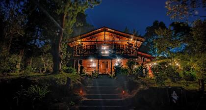 Cozy & Private Cabin, Fully Equipped, Easy Access & Tourist Hotspots.