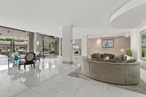 Lobby - Oceanfront Condo with panoramic Gulf Views, Pool, Hot Tub and Fitness Center (Longboat Key)