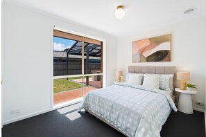 Free WiFi - Family Oasis near Watergardens Parking (Sydenham)