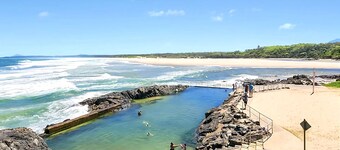 Beautiful home, convenient location, easy walk to the beach